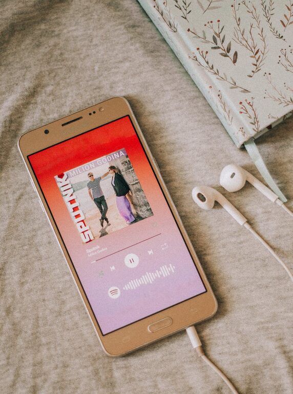 How to Create a Relaxing Playlist for Evenings to Unwind